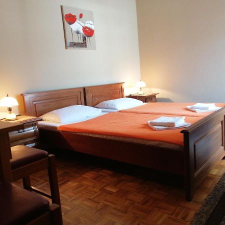 Lovely Apartment With Big Terrace In 부드바 외부 사진