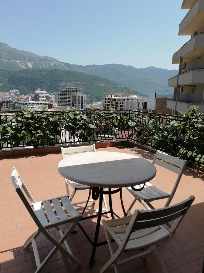 Lovely Apartment With Big Terrace In 부드바 외부 사진