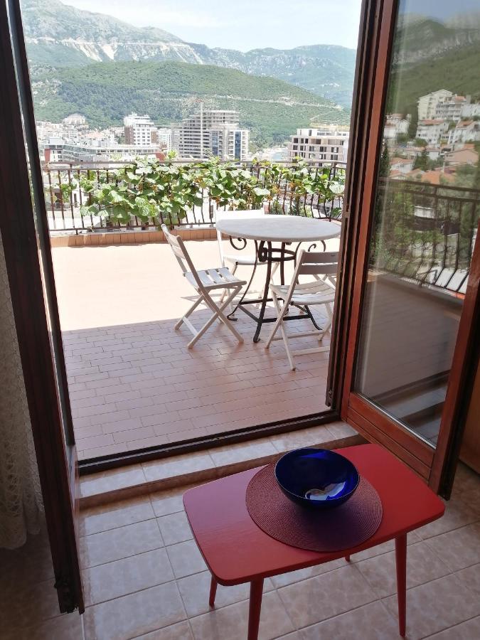 Lovely Apartment With Big Terrace In 부드바 외부 사진