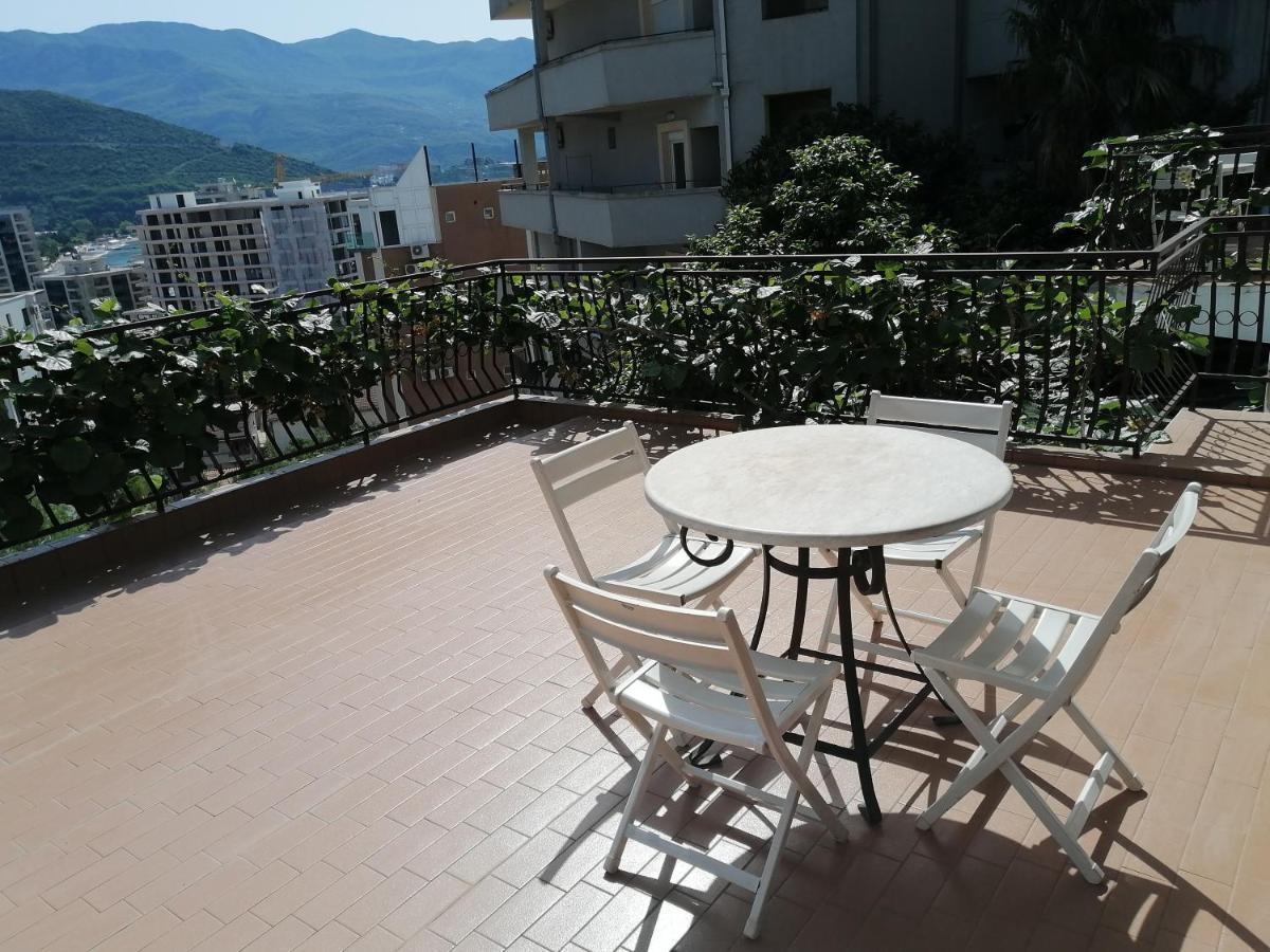 Lovely Apartment With Big Terrace In 부드바 외부 사진